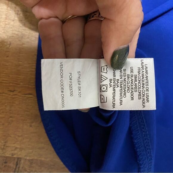 Skechers by Barco Breeze Women's 3-Pocket STRETCH V-Neck Scrub Top - Picture 7 of 11